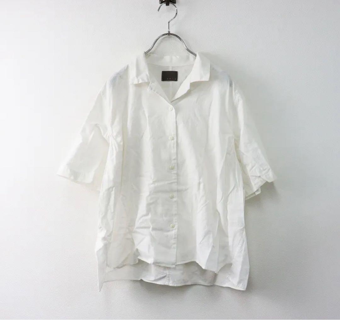 オローネ タンディTANDEY 綿麻半袖シャツ/ホワイトブラウス スタンドカラー