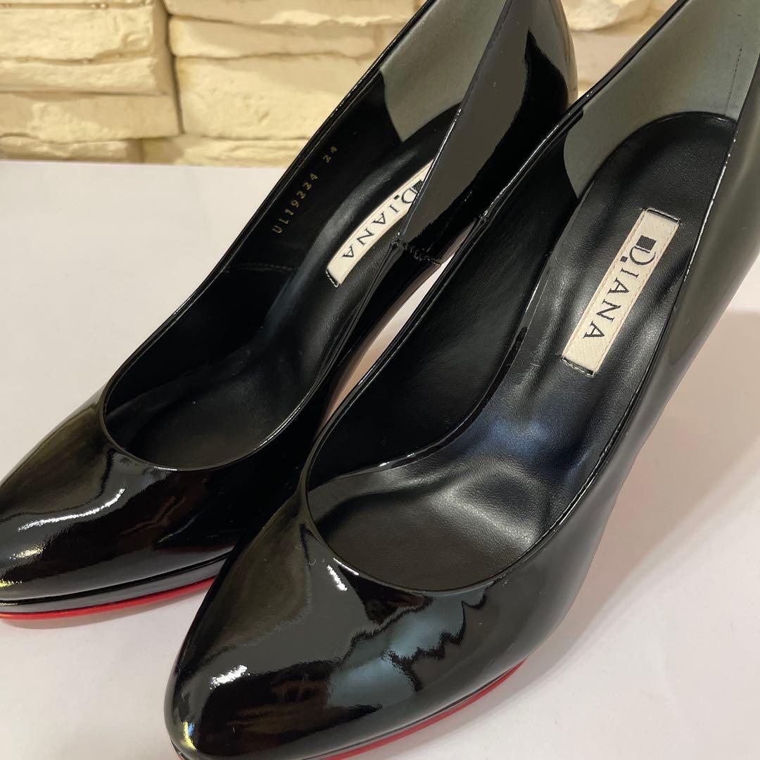 【新品・未使用】DIANA ダイアナ　エナメル　ヒール　黒　ブラック　パンプス