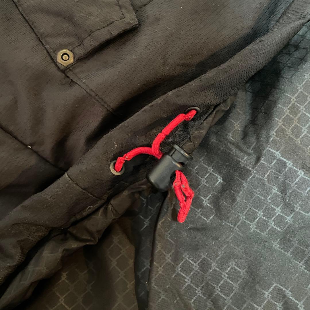 Burtonバートンスキーウェアスノーボードジャケットダウン中綿黒ブラック刺繍