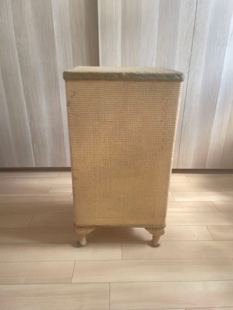 ロイドルーム　ベットサイドチェスト