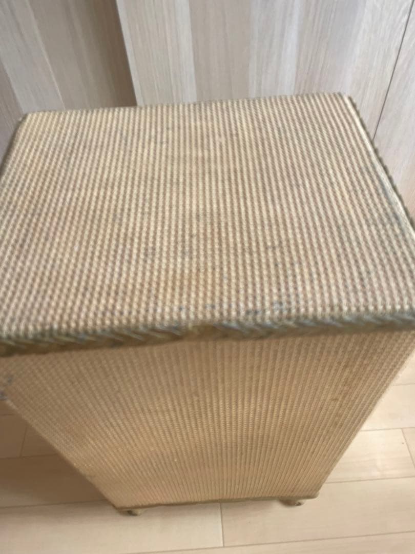 ロイドルーム　ベットサイドチェスト