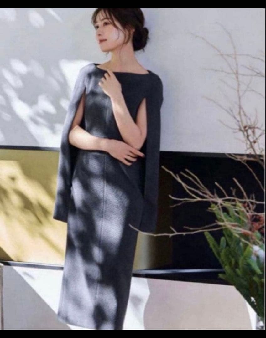 ローブブランlaubeblanc Narrow line Cape Dress