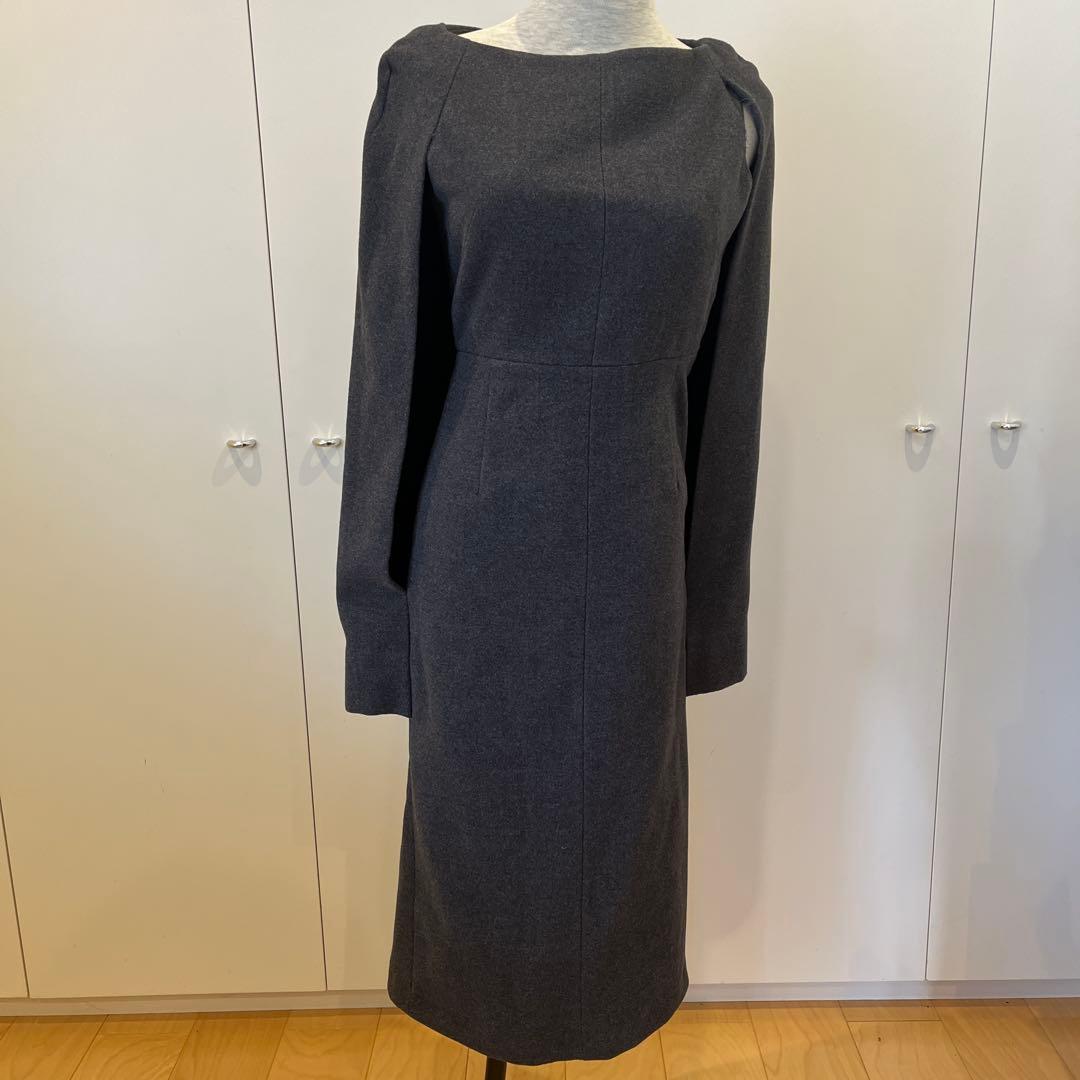 ローブブランlaubeblanc Narrow line Cape Dress