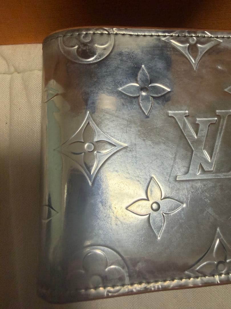 ❗️ヴィトン　最安値　毎日値下げ❗️ミラーライン21年　限定 二つ折り財布 シルバー