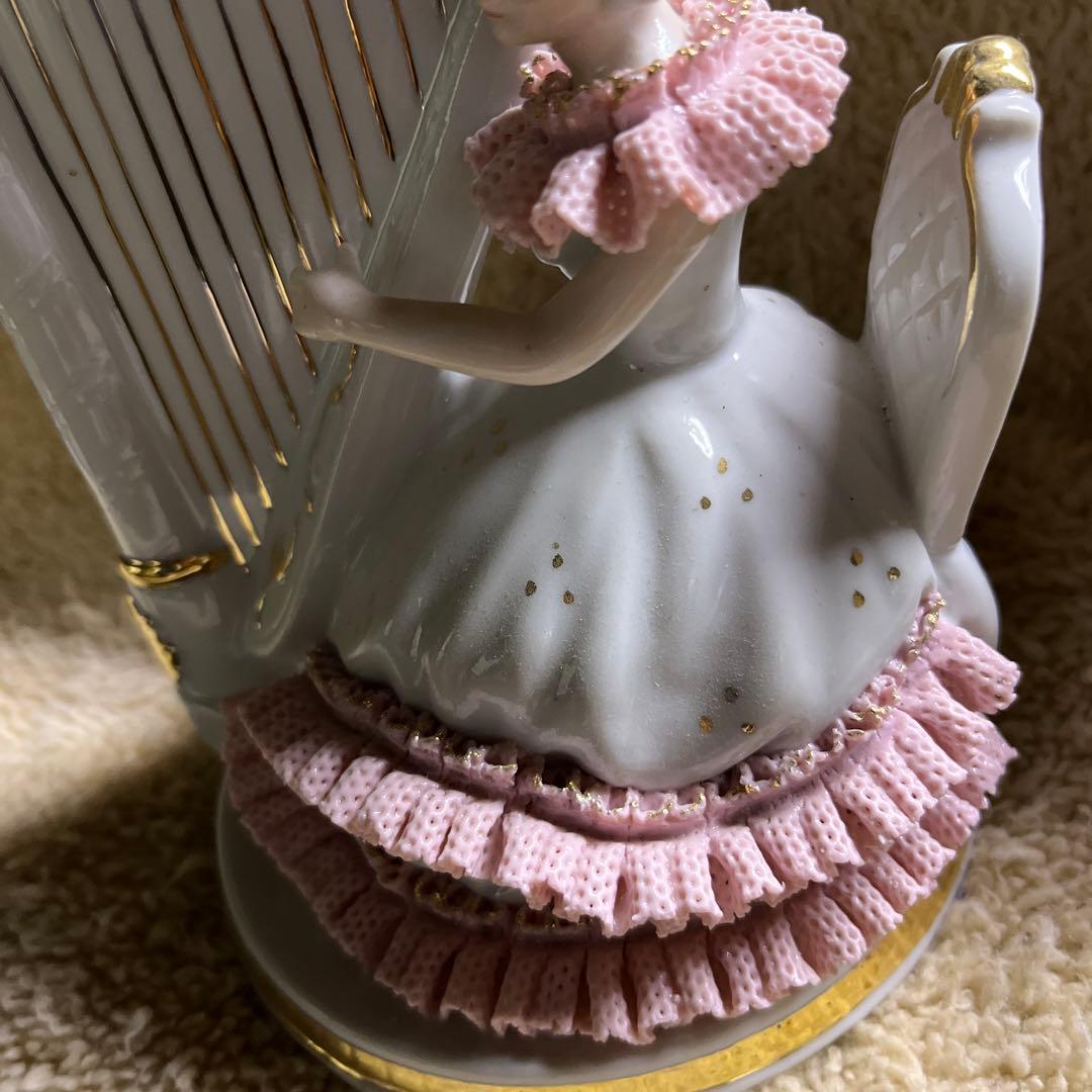 ハープを演奏する女性のオルゴール