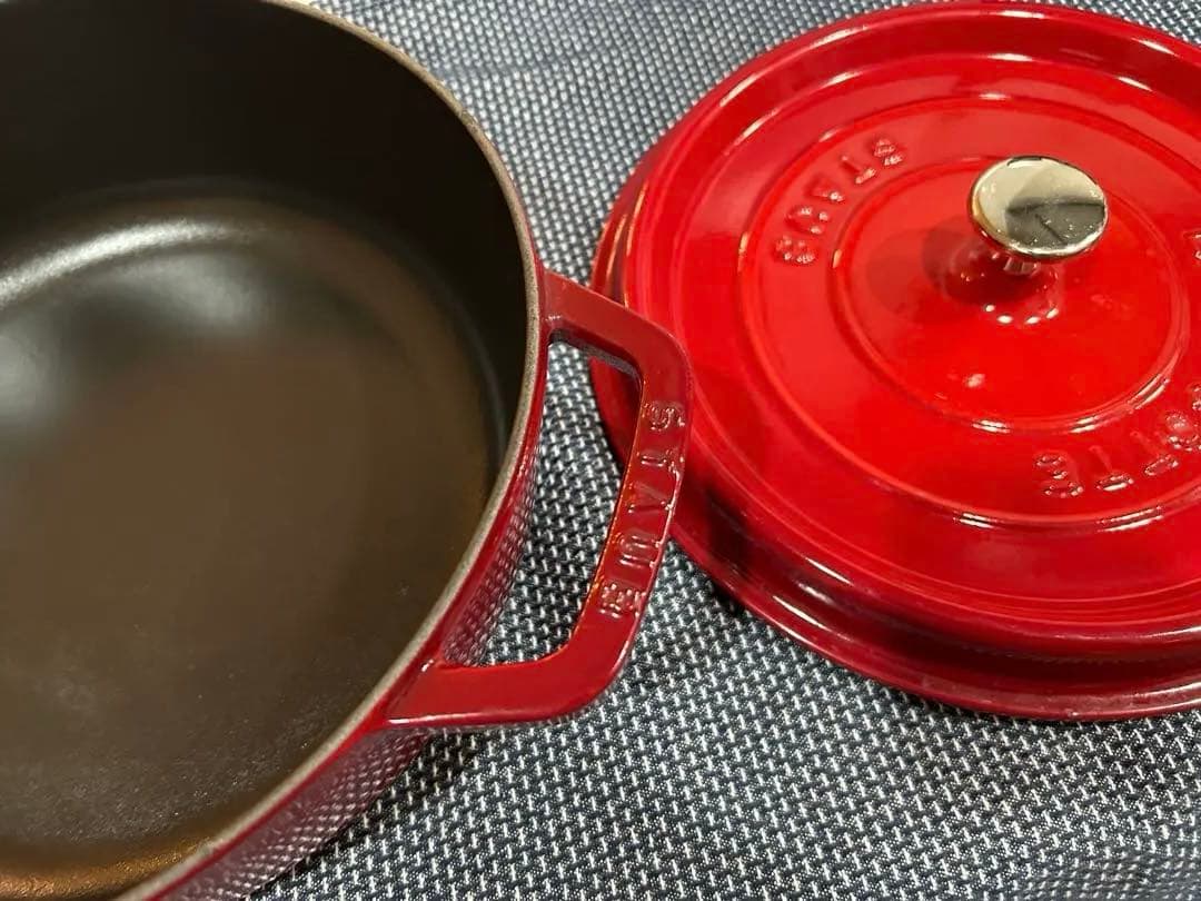 staub ストウブ 鋳物ホーロー鍋 ピコ・ココット 26 cm値下げ中