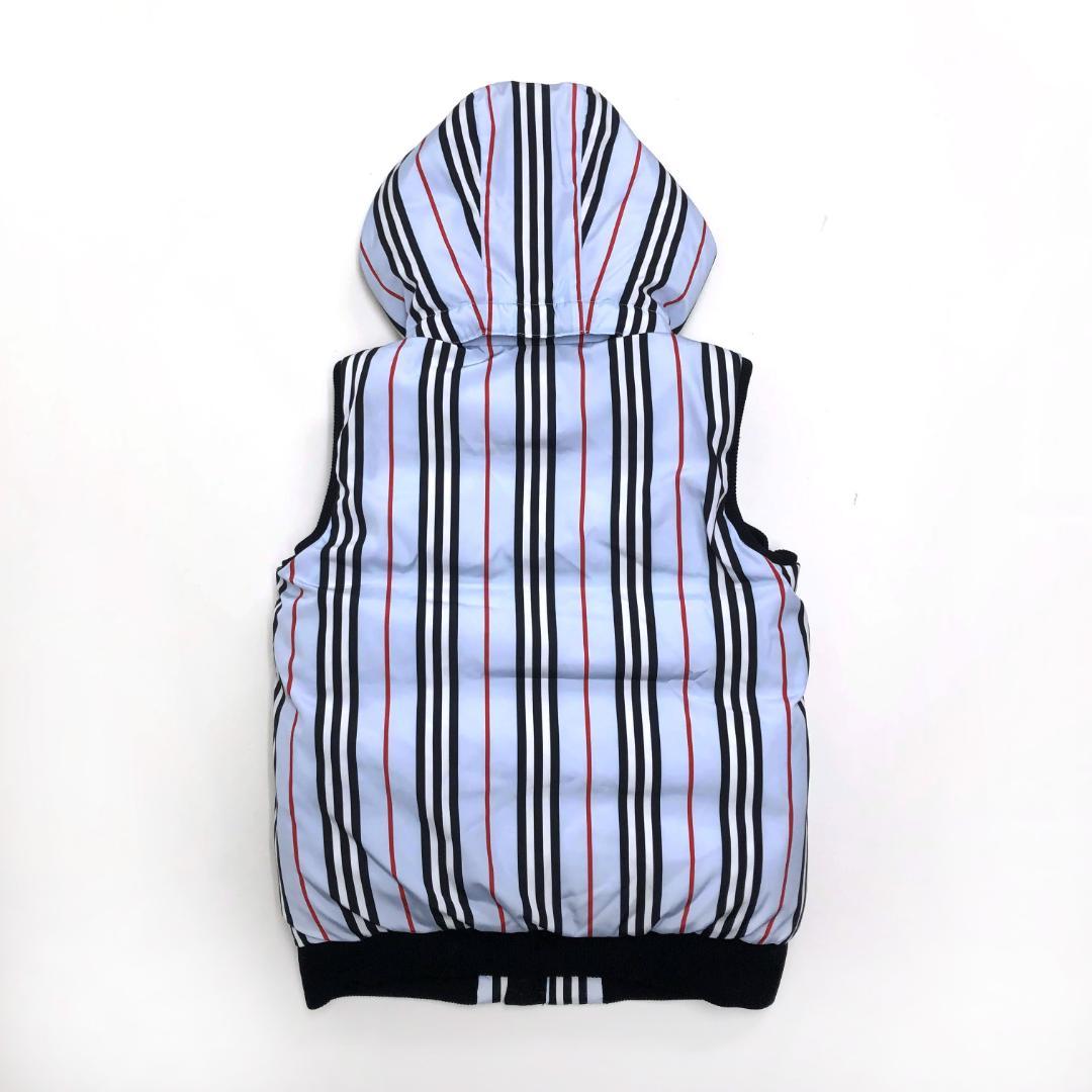 ☆美品☆バーバリー　ダウンベスト　ストライプ　ペールブルー　14Y　チルドレン
