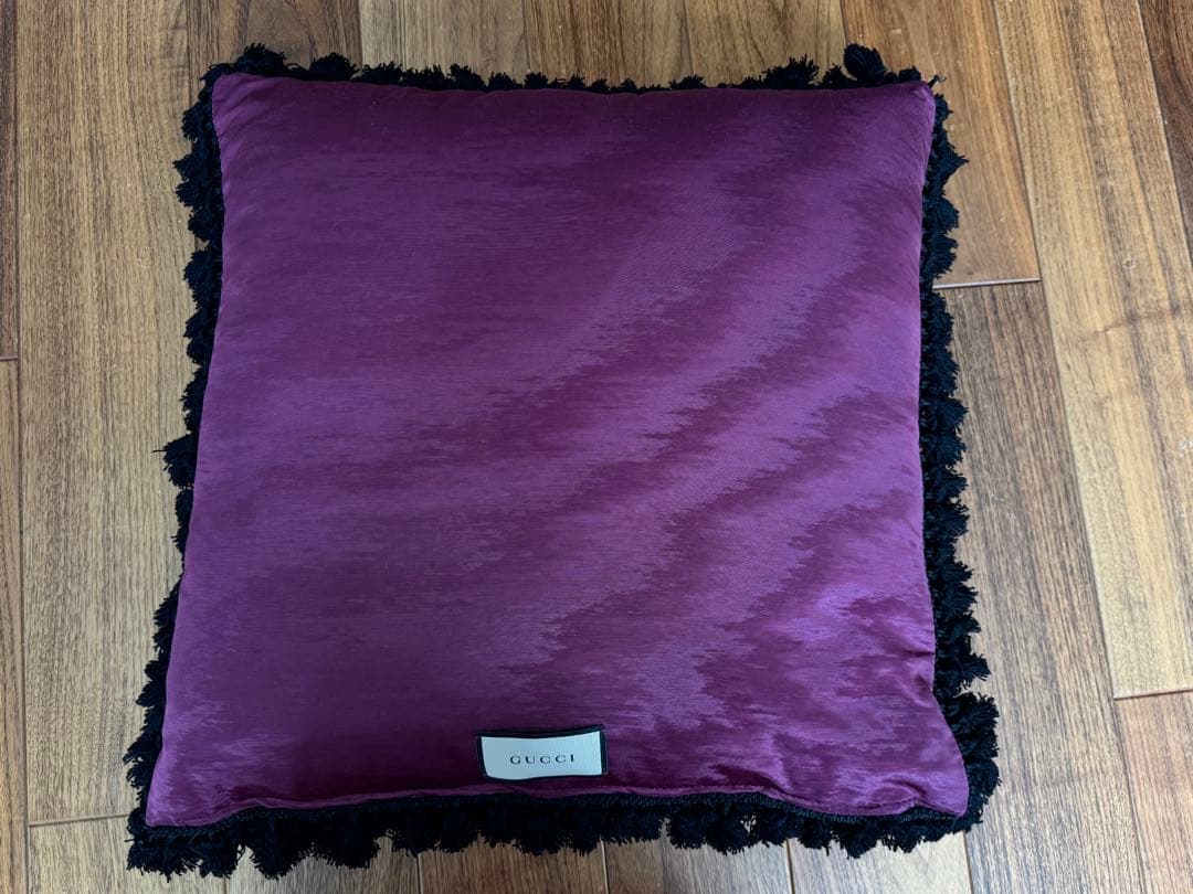 GUCCI フローラルクッション