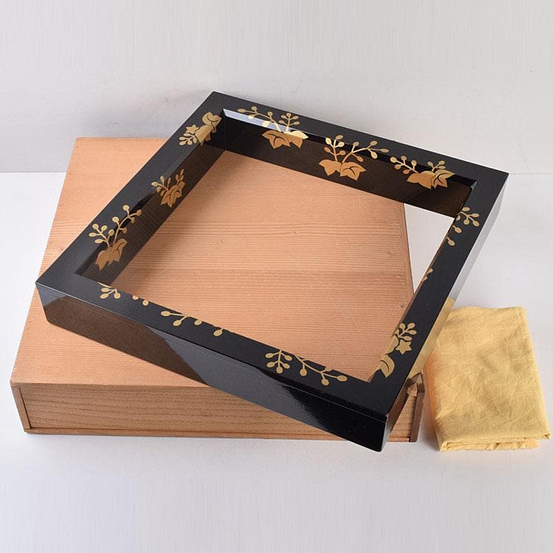 茶道具　塗師　松永松寛作　花草蒔絵　炉縁　共箱　V　8521A