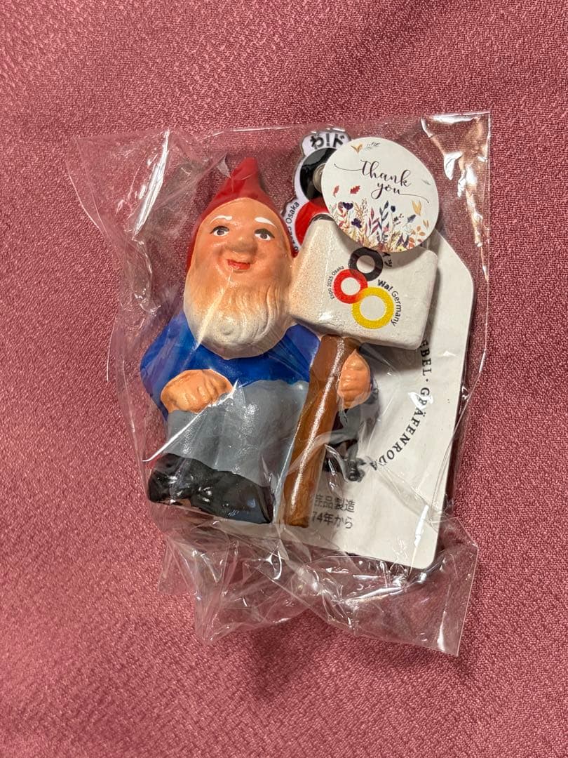 EXPO2025 大阪関西　万博 ドイツ ピンバッジ付き　陶芸人形