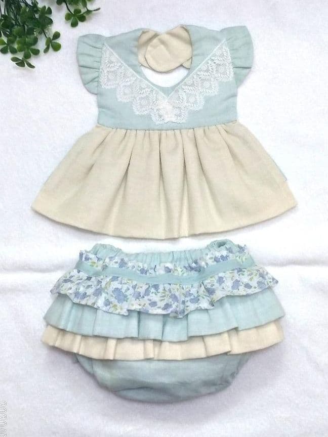 【送料無料】ブルー小花の2点セット♡ふりふりワンピース風スタイ&ベビーパンツ