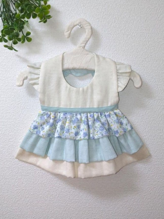 【送料無料】ブルー小花の2点セット♡ふりふりワンピース風スタイ&ベビーパンツ