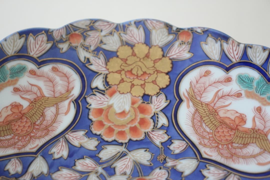 幸楽窯　古伊万里色絵金蘭鳳凰花唐草文　献上　大盛器　三足和皿