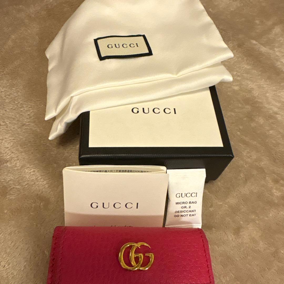GUCCI ピンク 三つ折り財布
