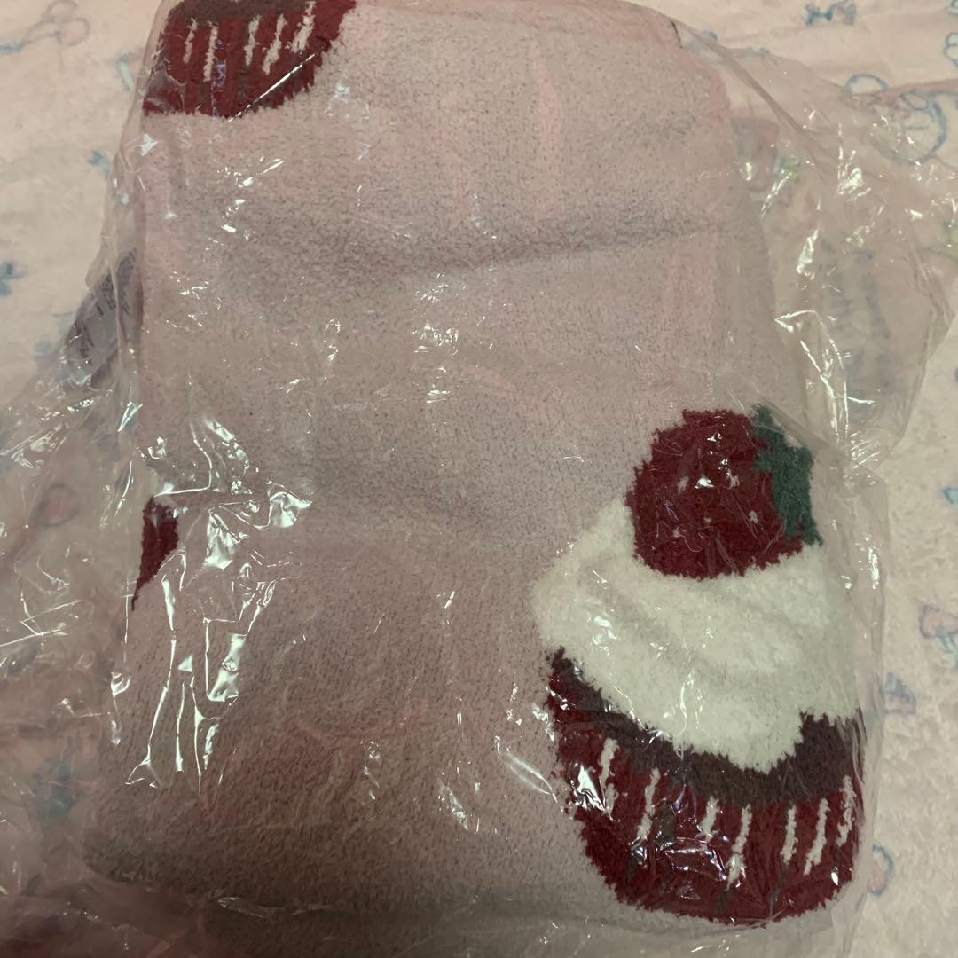 新品✨【Sleep】モチーフジャガードマルチカバー　いちご　カップケーキ