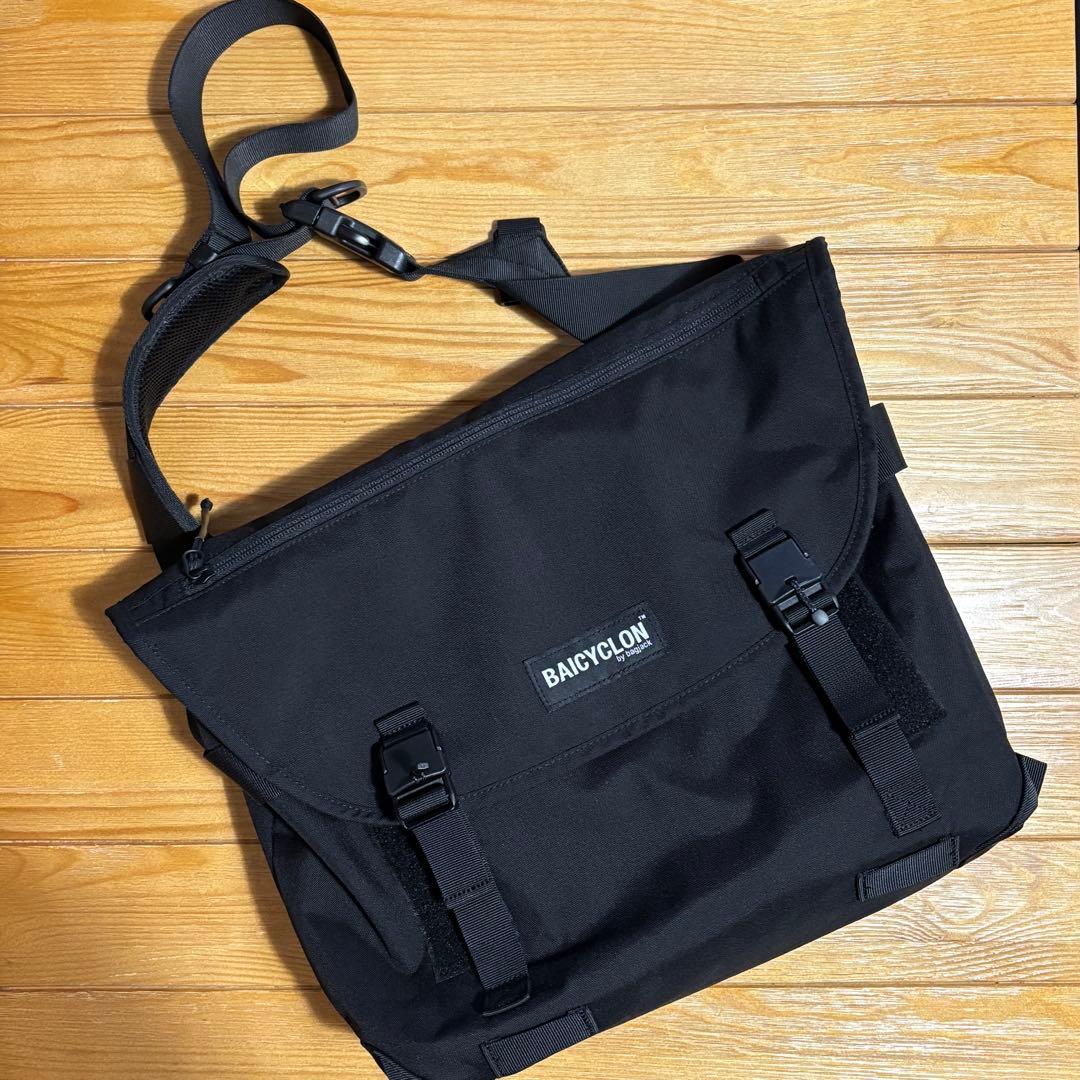 BAICYCLON ブラック メッセンジャーバッグ
