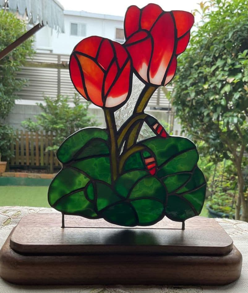 ステンドグラスパネル　シクラメン（レッド)