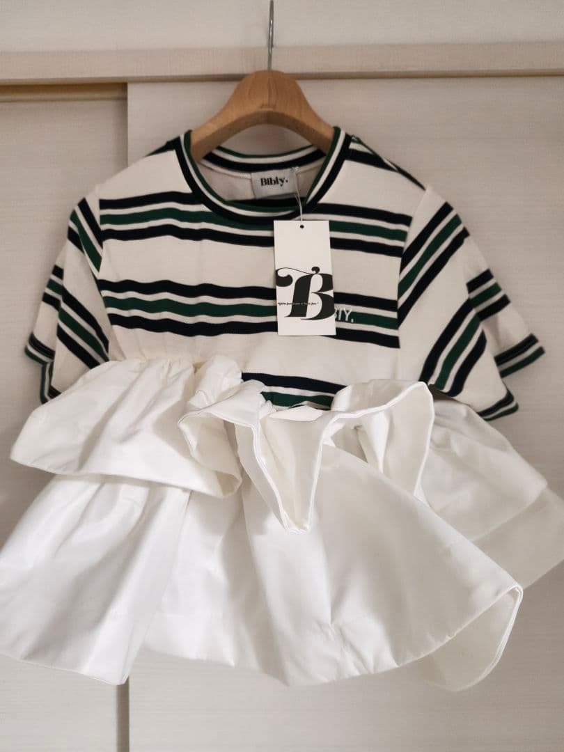 Bibiy. ビビィ LOLA PEPURAMU TOP