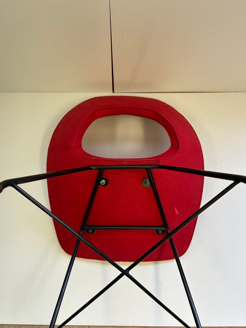 アウグスト・ボッツィによってデザインされたコスモスチェア