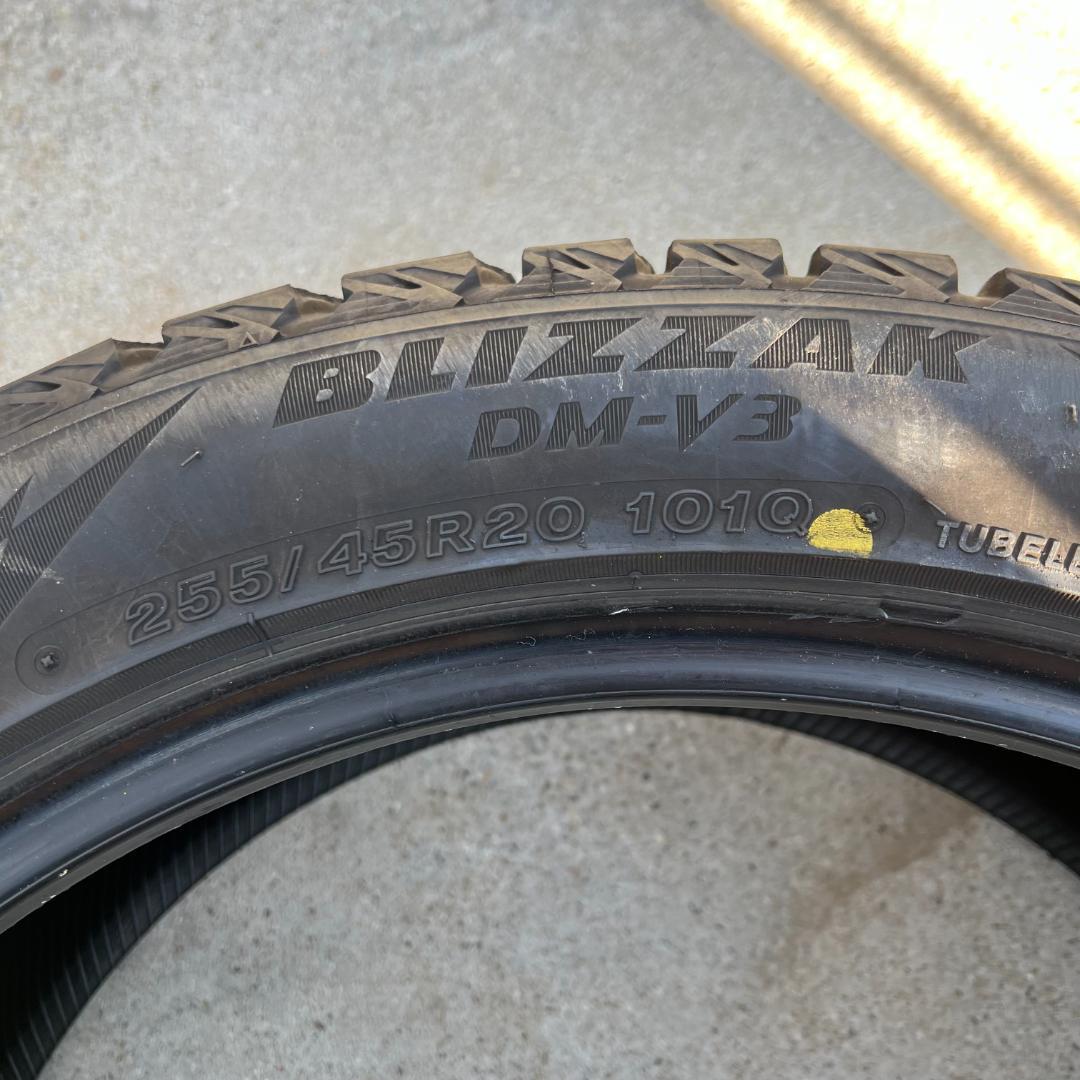 【2022年40週スタッドレス】ブリザックDM-V3 255/45R20