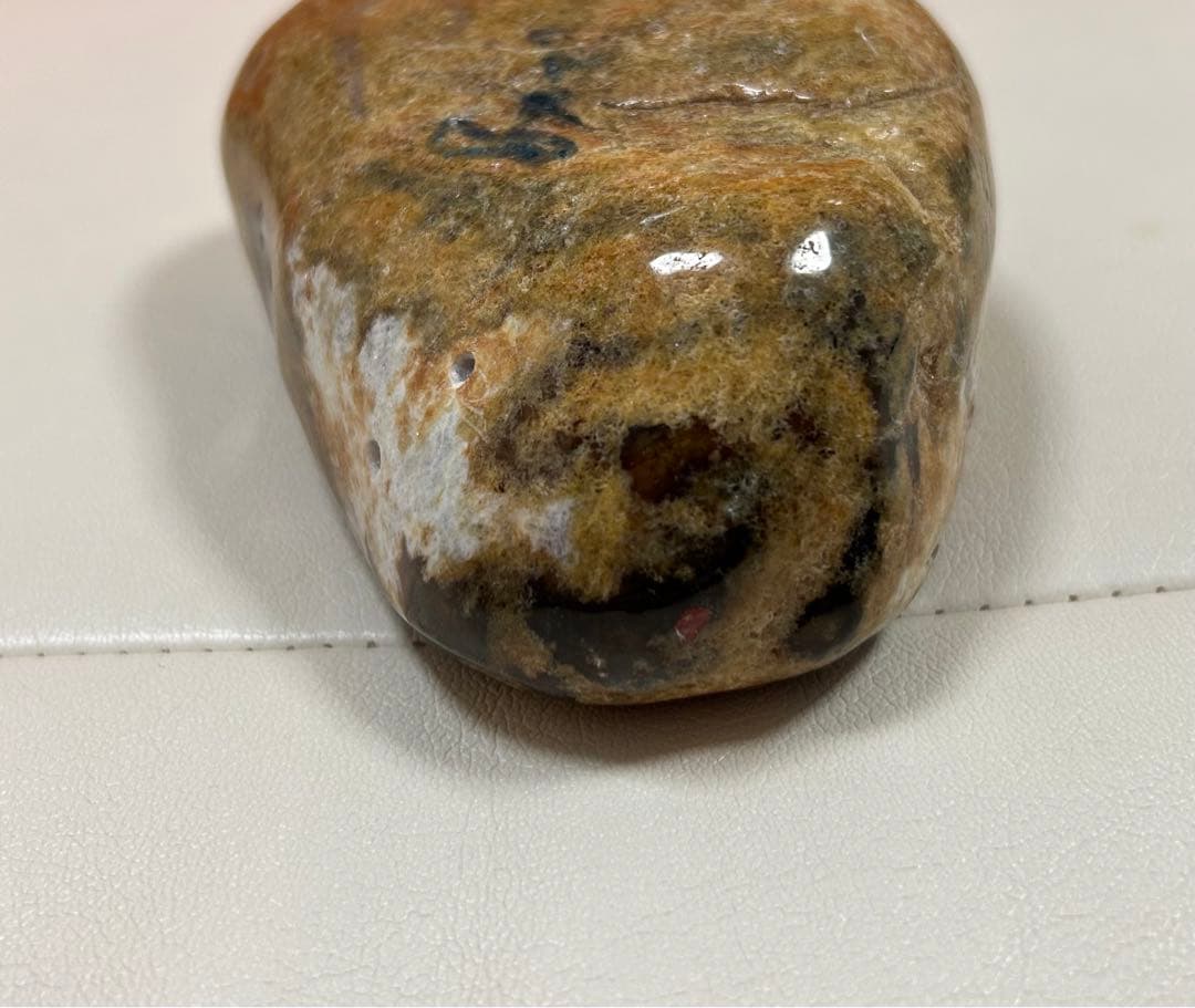 天然石　翡翠 原石 627g