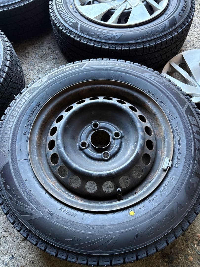 2025年式VRX3 175/70R14スタッドレスセット