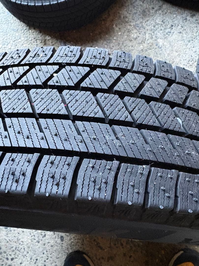 2025年式VRX3 175/70R14スタッドレスセット