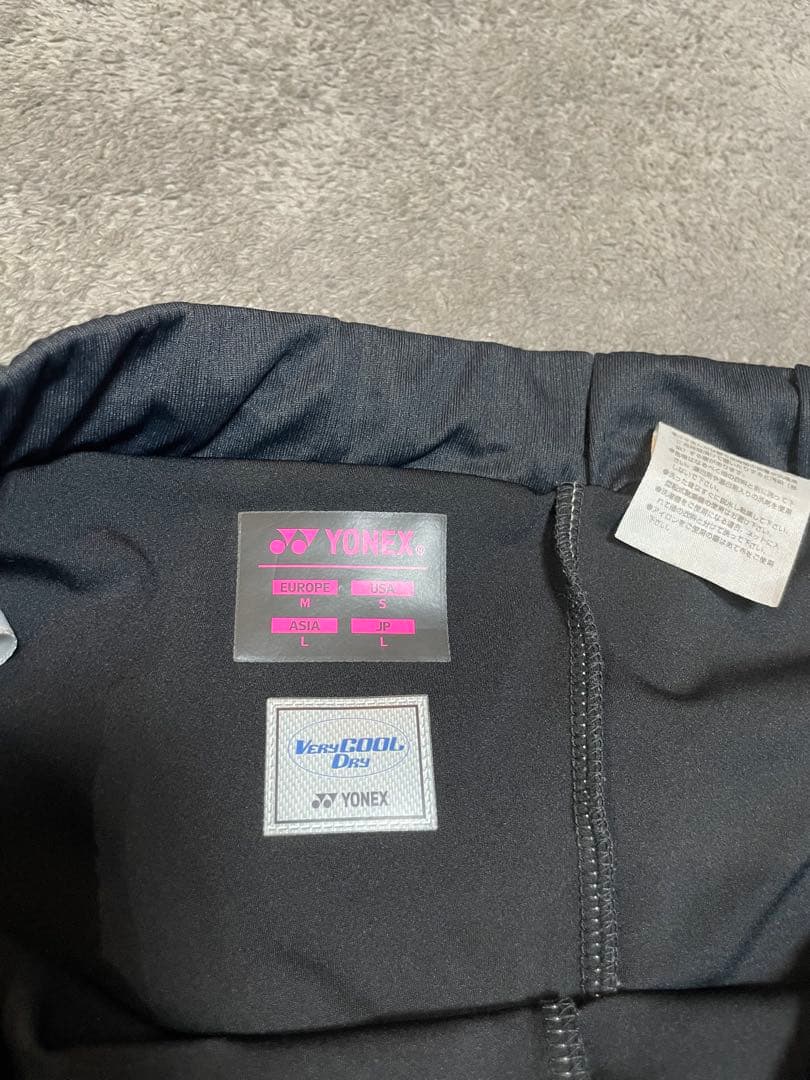 ヨネックス　ピンクユニフォーム上下セットＬサイズ