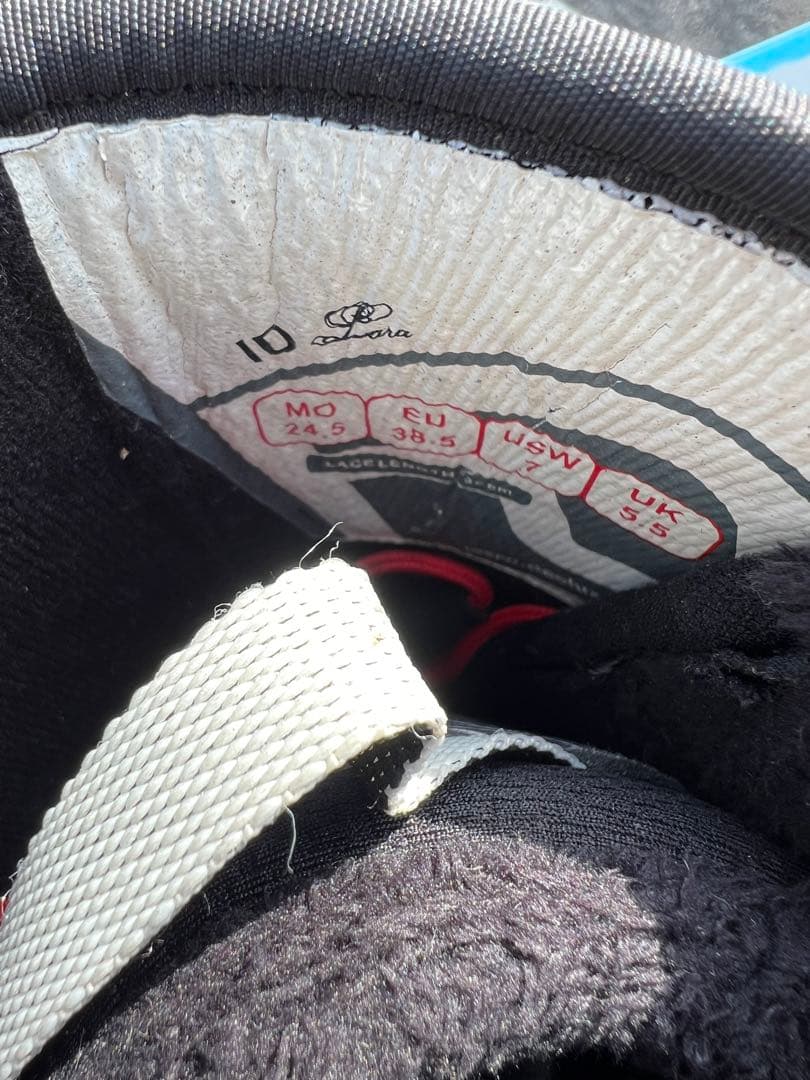 FLOWの板 SALOMONのビンディング DEELUXEのブーツ