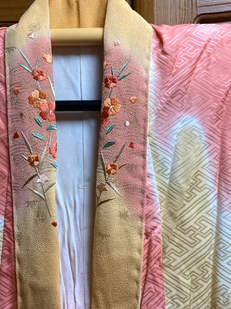 振袖　帯　正絹【匿名配送・宅急便送料無料】30～40年前の　着物　出品№22