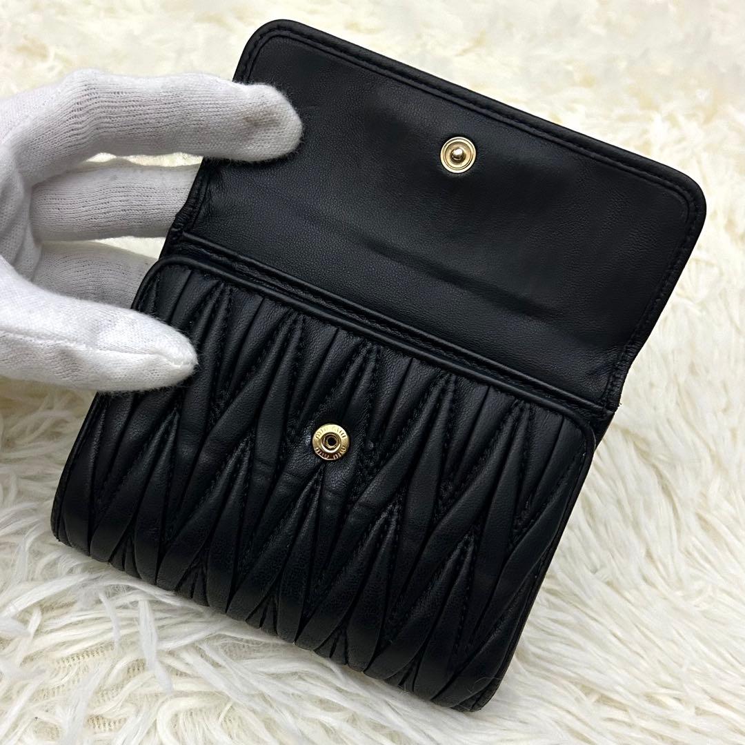 【極美品】ICチップ内蔵 MIUMIU マテラッセ レザー 二つ折り財布