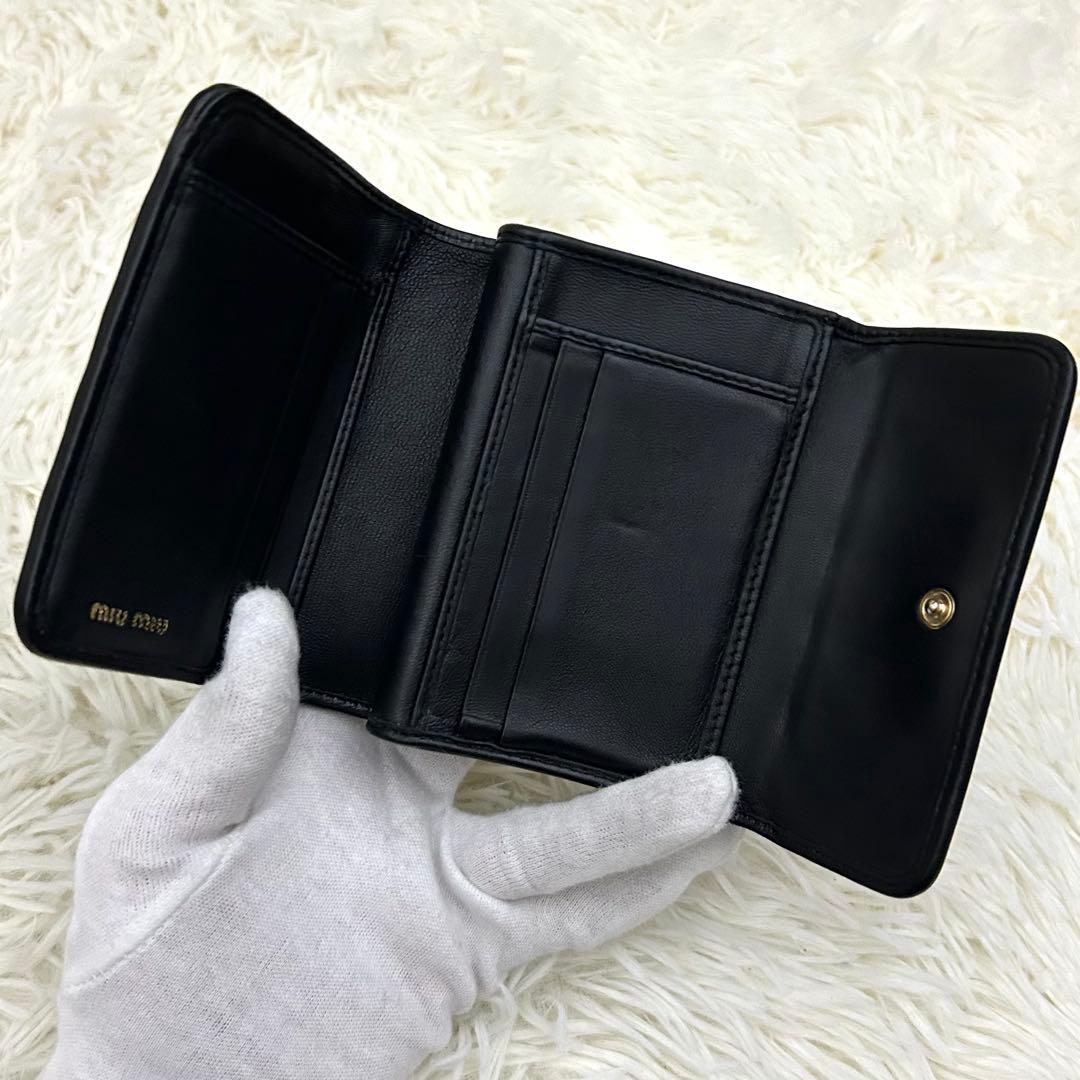【極美品】ICチップ内蔵 MIUMIU マテラッセ レザー 二つ折り財布