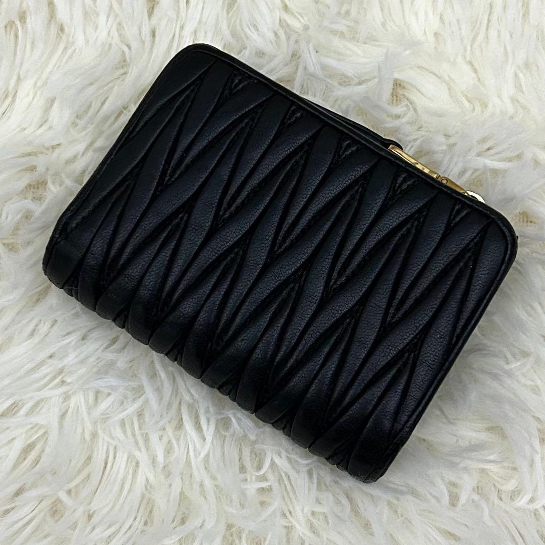 【極美品】ICチップ内蔵 MIUMIU マテラッセ レザー 二つ折り財布