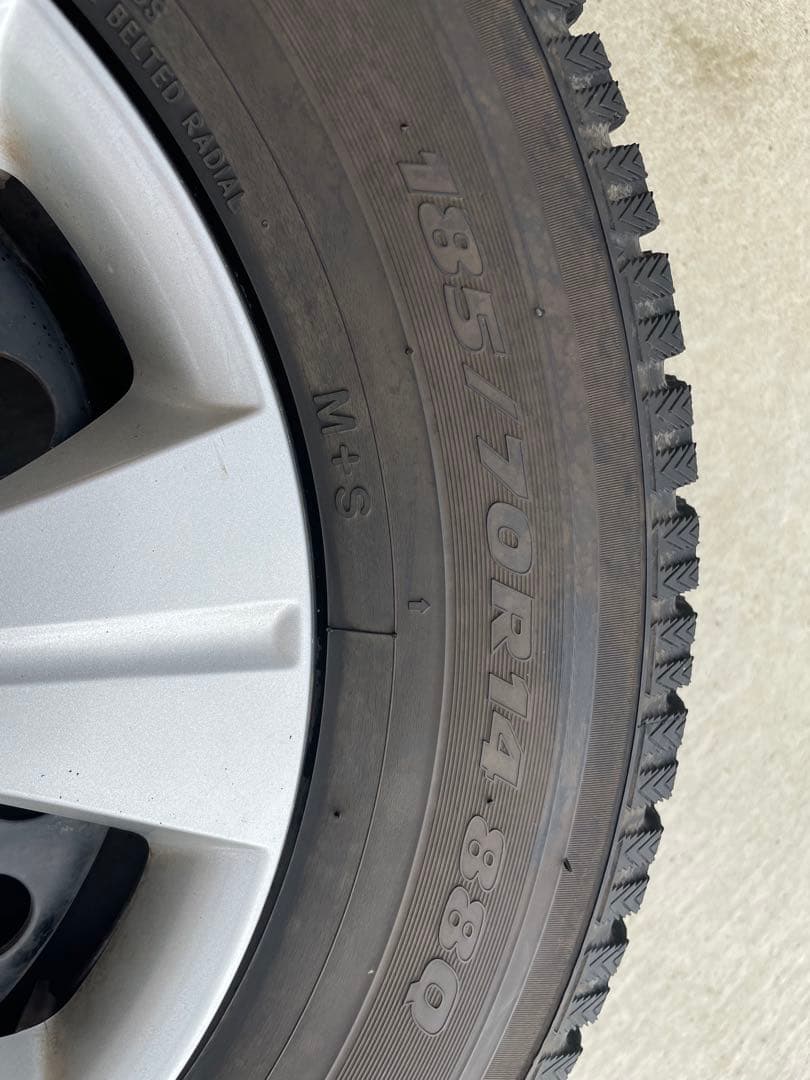 ホンダ フリードスタッドレスタイヤ 185/70R14