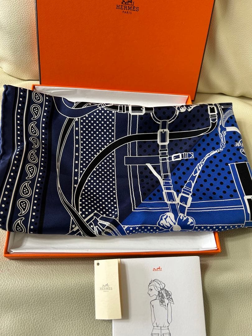 入手困難　エルメス　顧客限定品　スカーフ　カレ　45 バイカラー