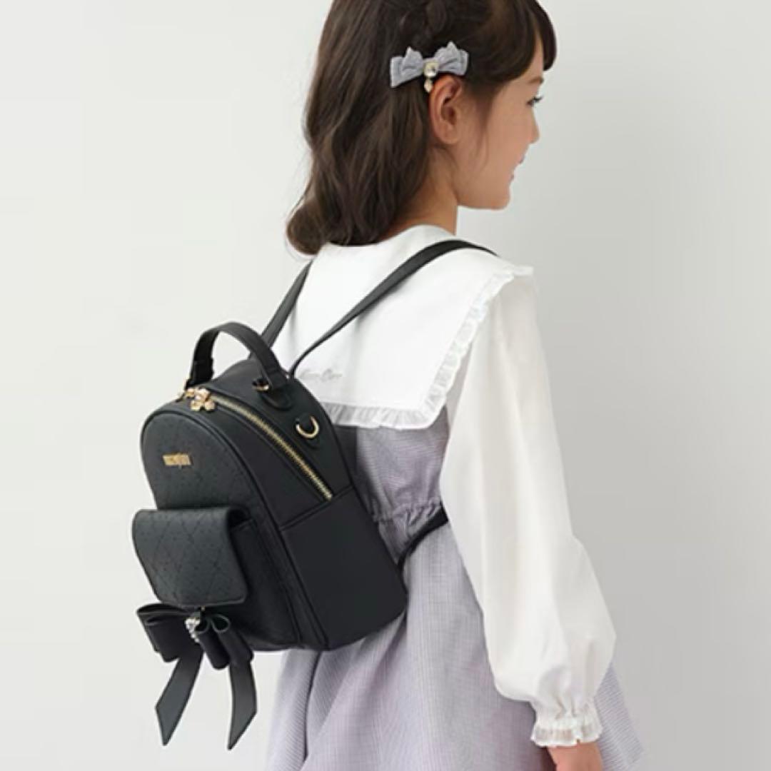 メゾピアノ モノグラム柄型押し　ミニリュック