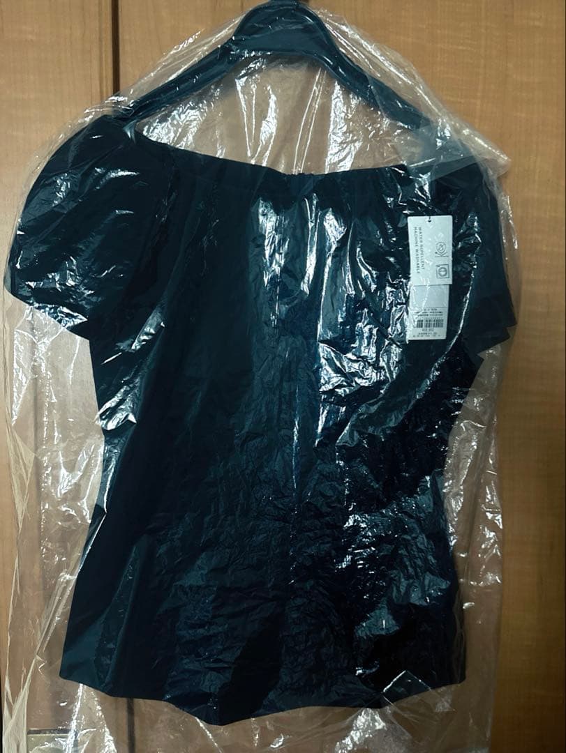 uncrave. プルーフ ダブルクロス ラッフル ブラウス. ネイビー