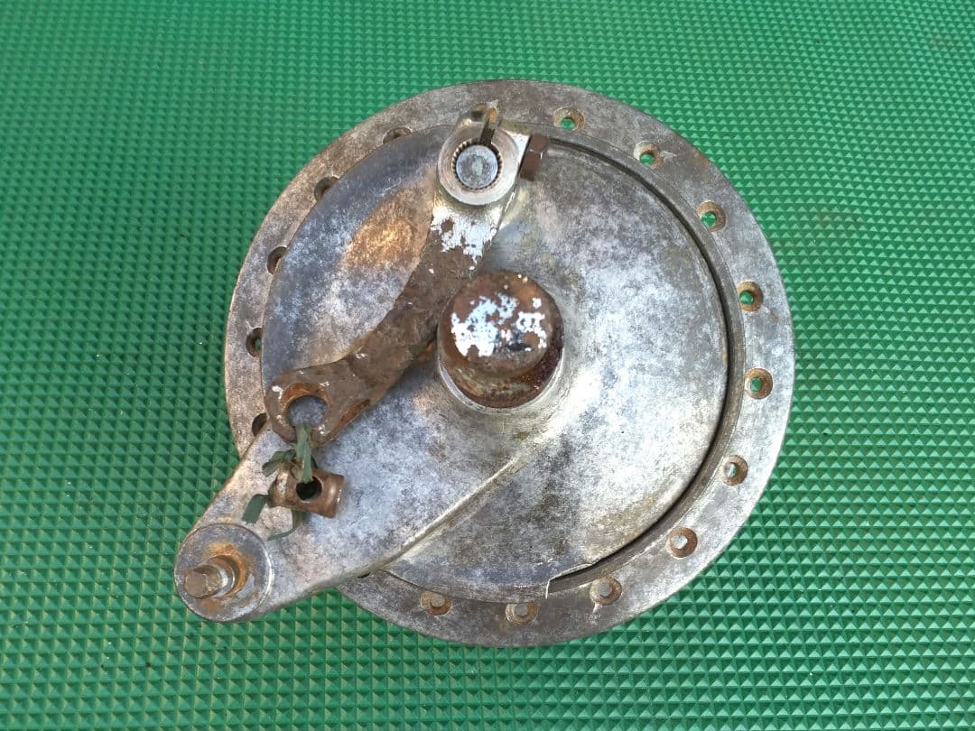 ホンダカブC100リヤブレーキ