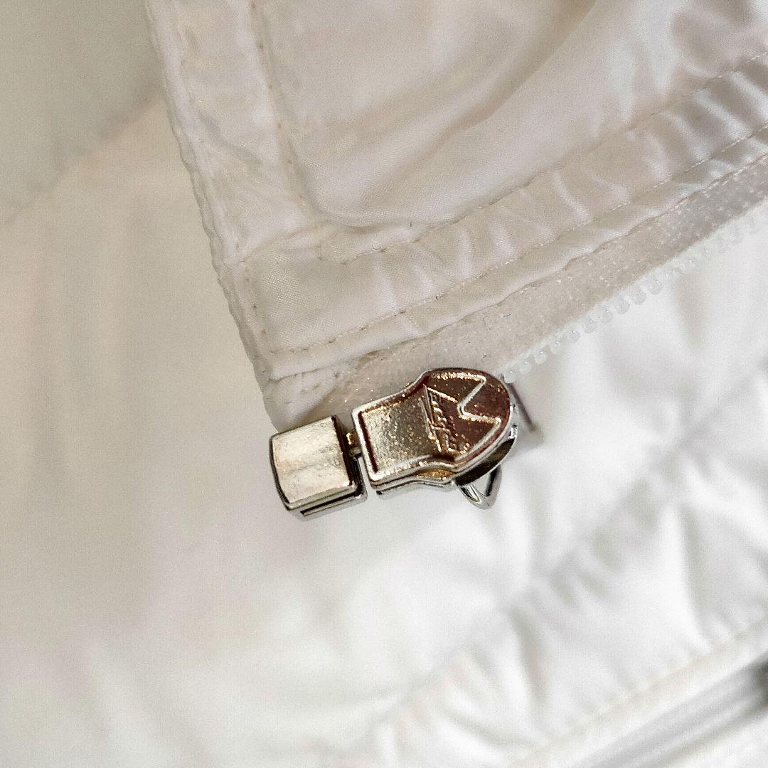 MONCLER 付属品有り！真っ白で可愛い！レア色！モンクレール　ダウン ベスト