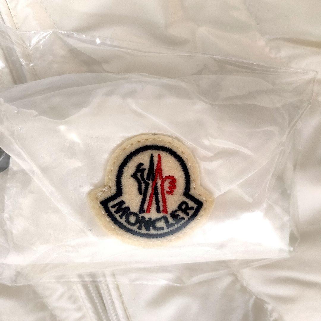MONCLER 付属品有り！真っ白で可愛い！レア色！モンクレール　ダウン ベスト