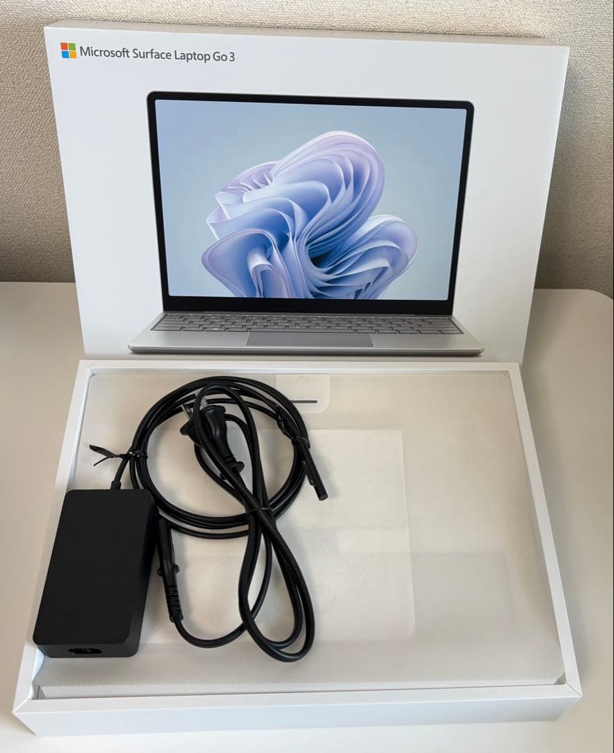 美品 Surface Laptop Go 3 バッテリー98%