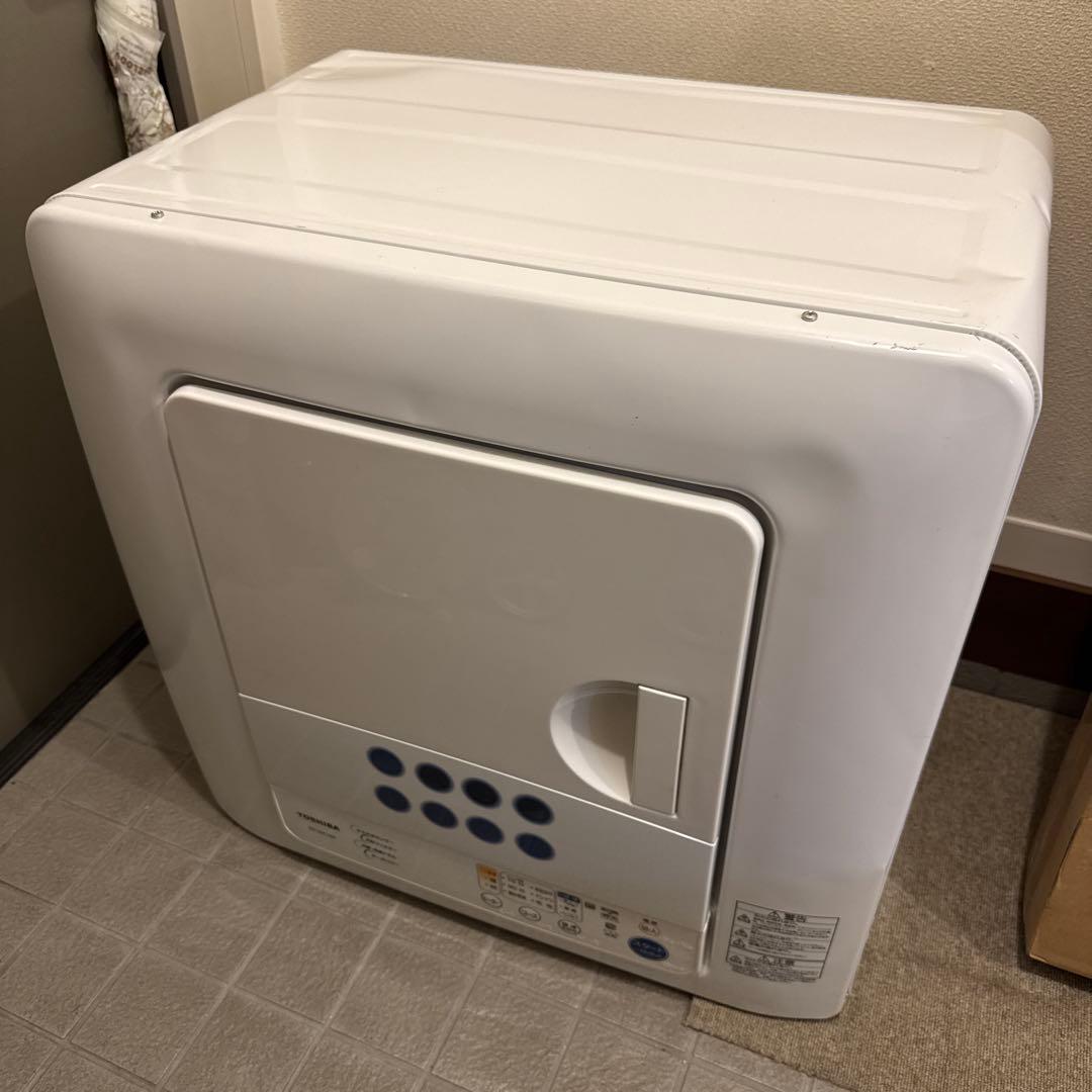 専用衣類乾燥機 4.5kg 東芝ピュアホワイト ED-45C　2018年
