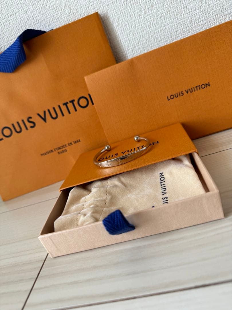 【t.t】ルイヴィトン　バングル　ジョンク・モノグラムメタル　Mサイズ