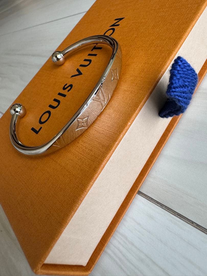 【t.t】ルイヴィトン　バングル　ジョンク・モノグラムメタル　Mサイズ