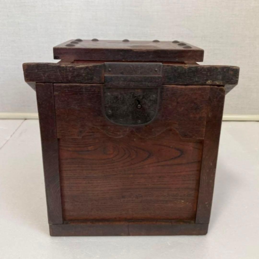 古い銭箱 千両箱 金庫 貯金箱 木箱 欅 木製 鉄 時代物 レトロ アンティーク