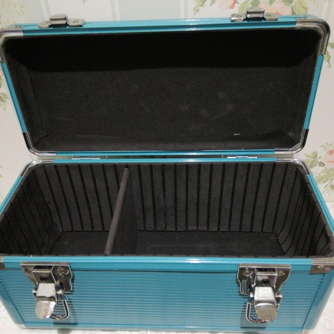 カラーツールボックス 水色