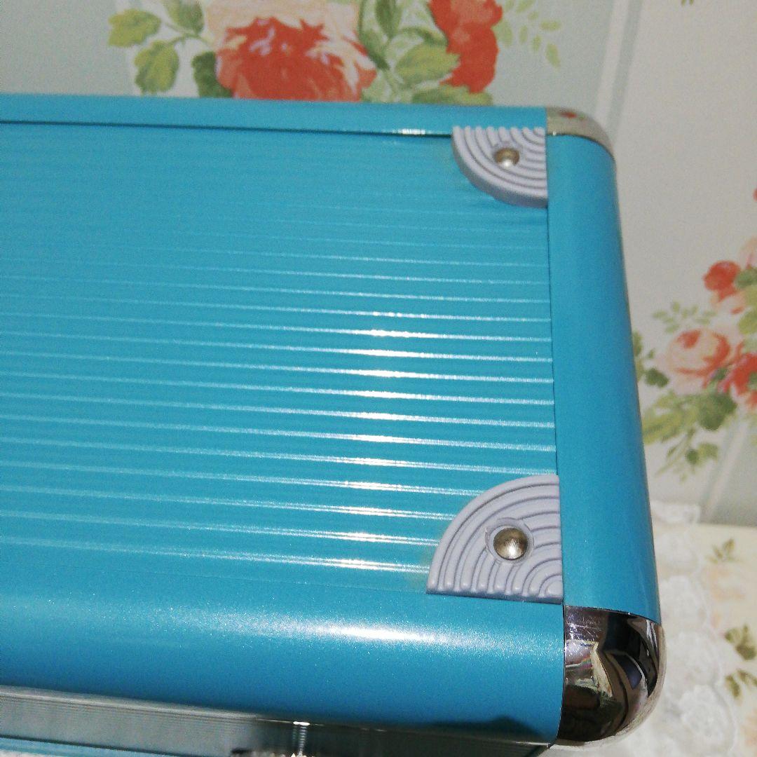 カラーツールボックス 水色