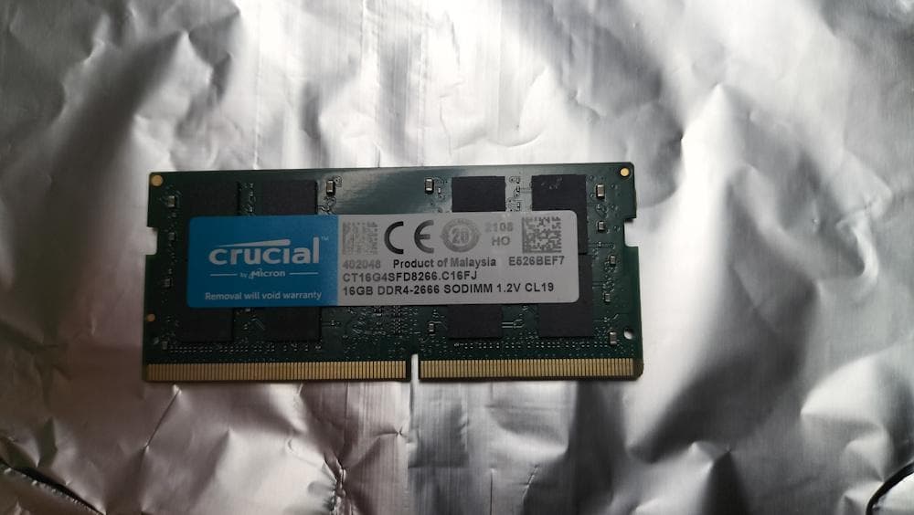 Crucial 16GB DDR4-2666 SO-DIMM メモリー