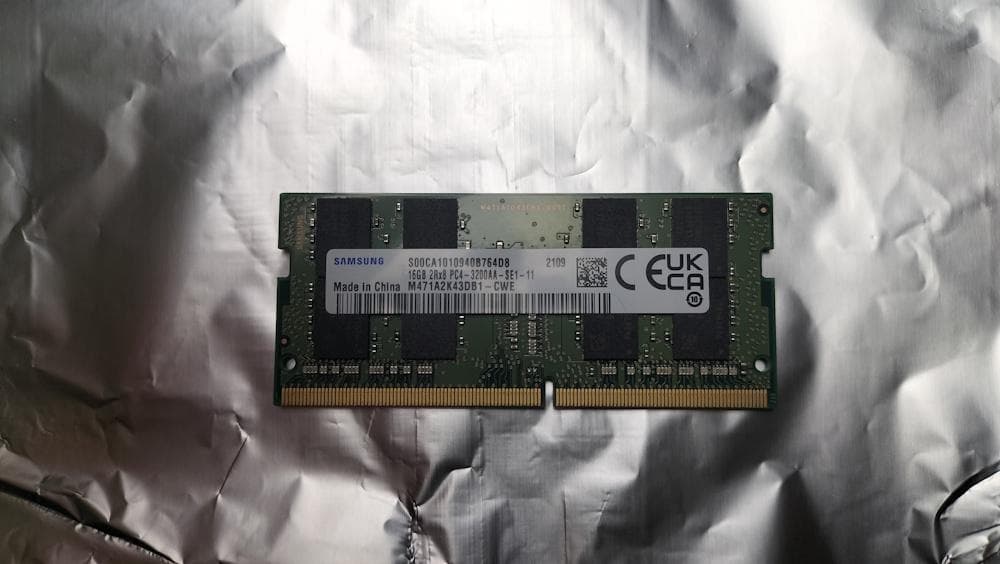 Crucial 16GB DDR4-2666 SO-DIMM メモリー