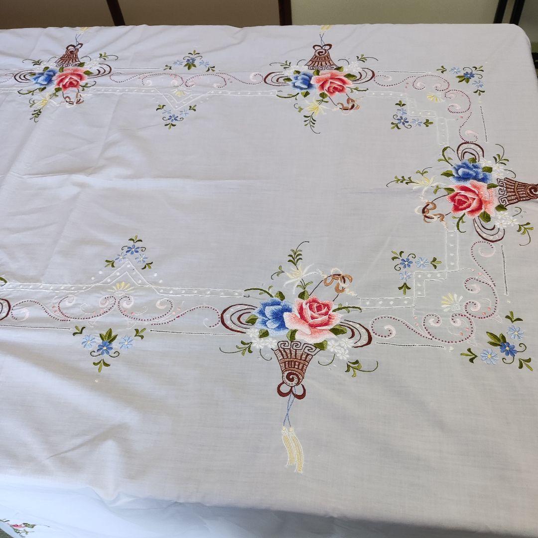 ② 大判テーブルクロス と ナプキン12枚　蚤の市